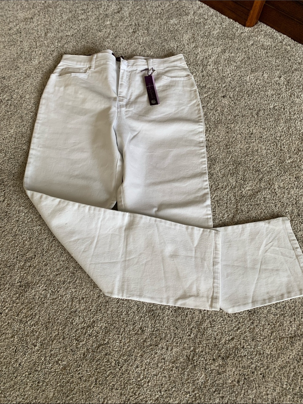 Gloria Vanderbilt White Straight-Leg Jeans
